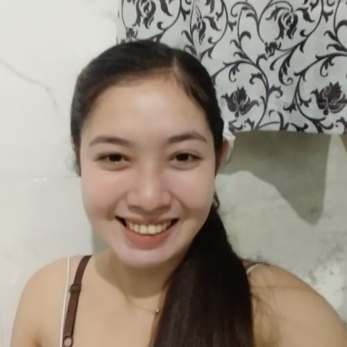 Maria, 24, from Philippines