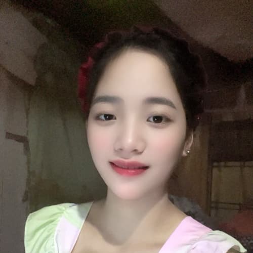 Mina, 25, from Vietnam