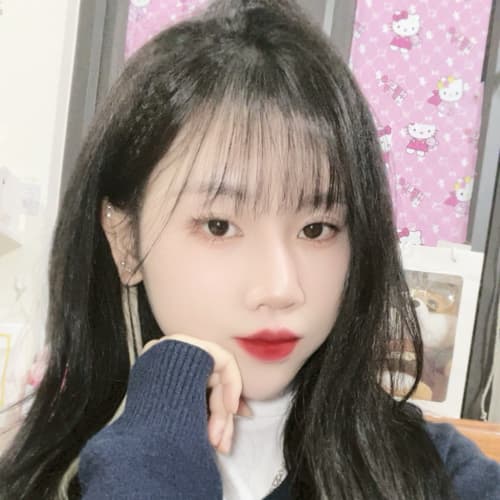 Linh, 23, from Vietnam