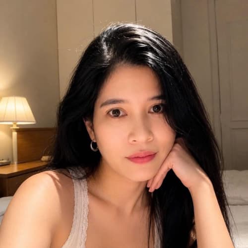 Mai, 23, from Vietnam