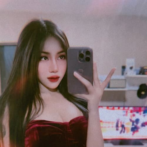 Irismary, 27, from Thailand