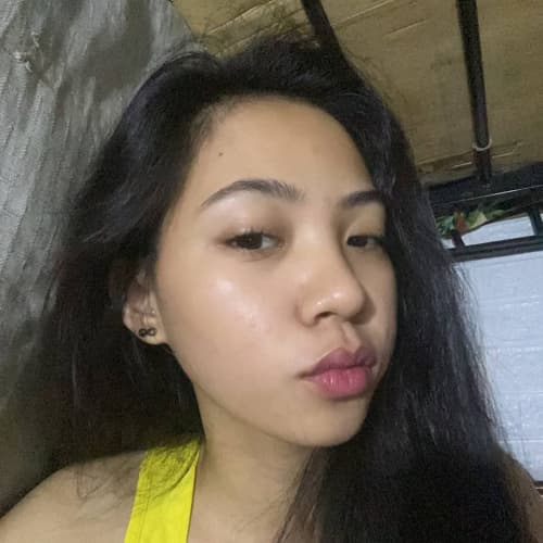 Elle, 25, from Philippines