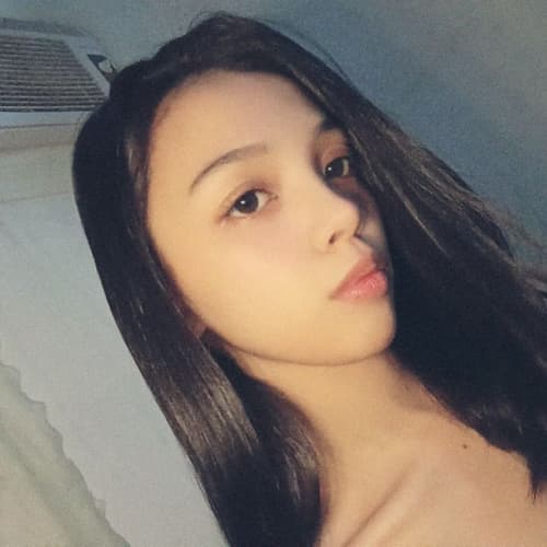 Quinn, 21, from Philippines