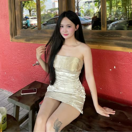 Thương, 22, from Vietnam