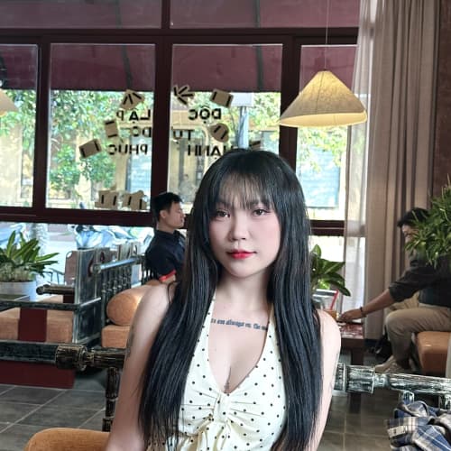 Veera, 24, from Vietnam