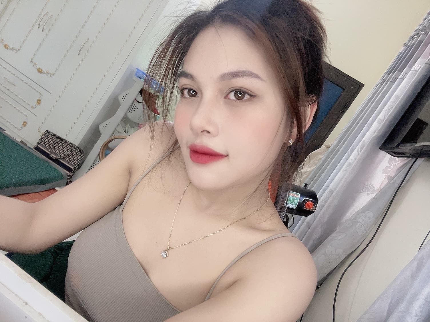 Lena, 24