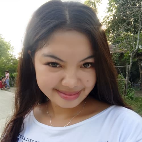 Sofie, 21, from Philippines