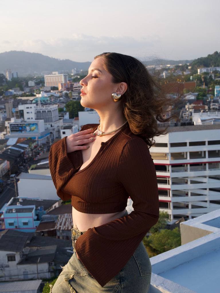 Lina, 24