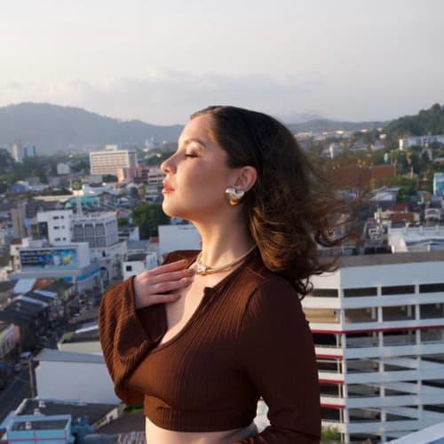 Lina, 24, from Thailand