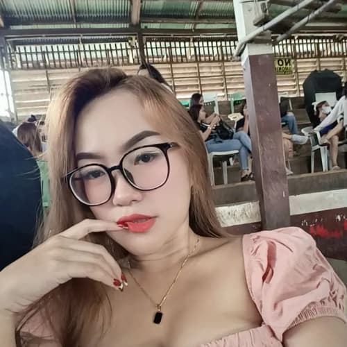 Queen, 28, from Philippines