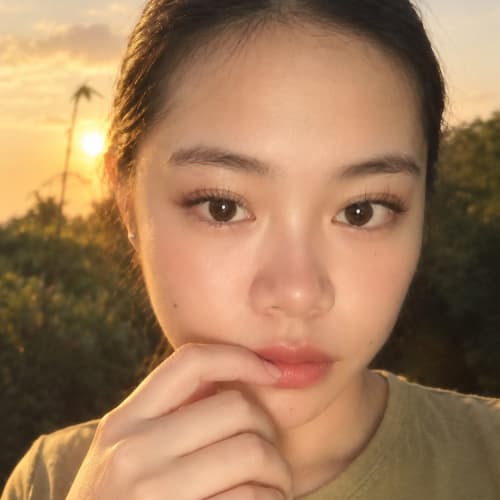 Tina, 22, from Philippines