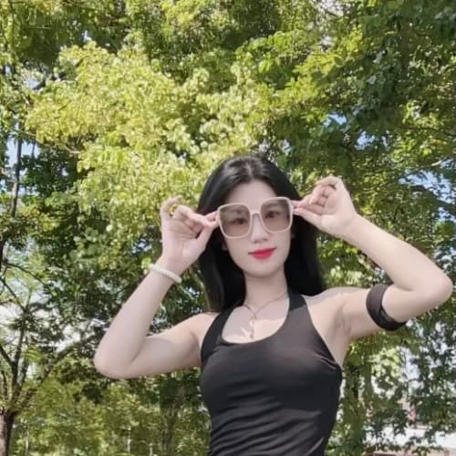 Maika, 29, from Vietnam