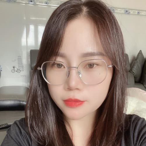 Bella, 34, from Vietnam