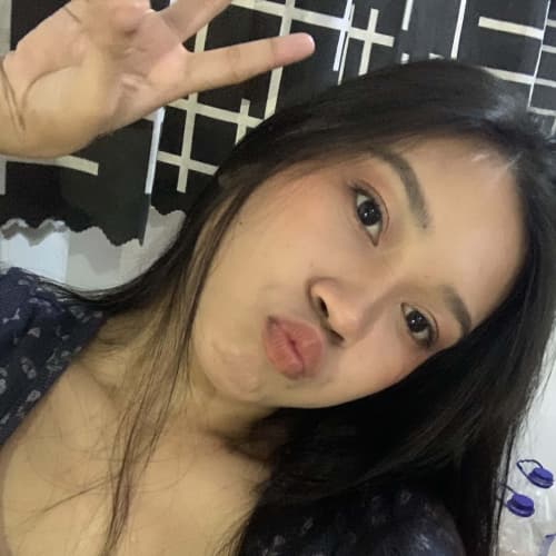 Inibells, 21, from Philippines