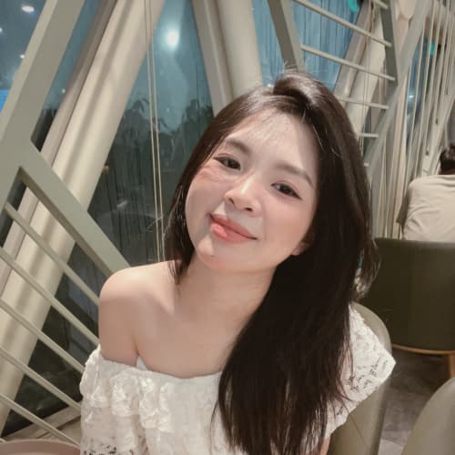Emma, 20, from Vietnam