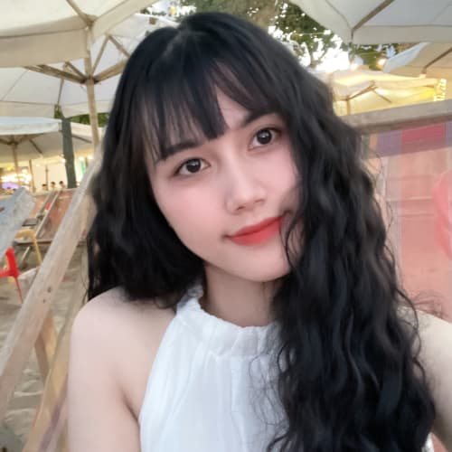 Yinyin, 23, from Vietnam