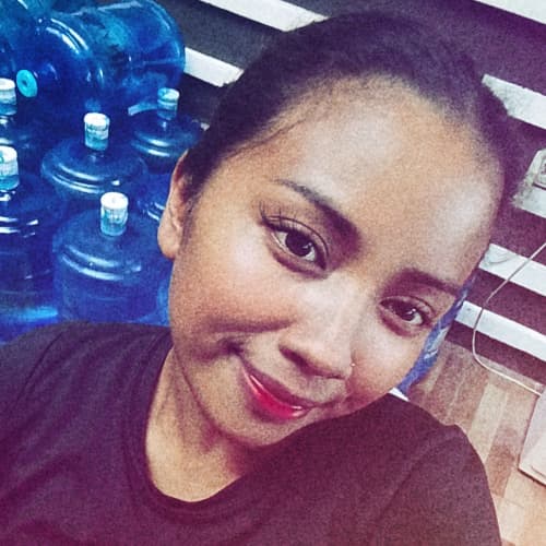 Cahmi, 29, from Philippines