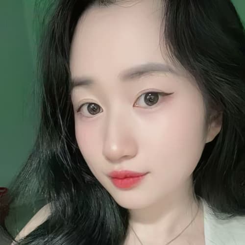 Ly, 27, from Vietnam